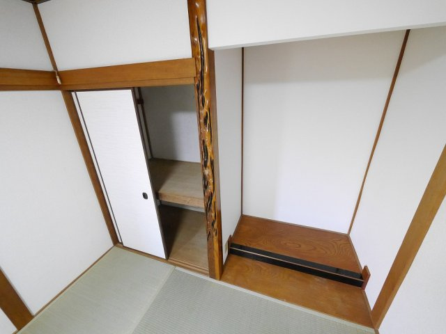 鈴蘭台東町3丁目戸建の収納