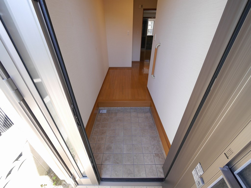 鈴蘭台東町3丁目戸建の玄関