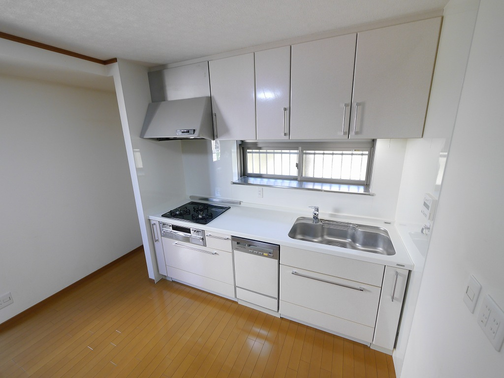 鈴蘭台東町3丁目戸建のキッチン