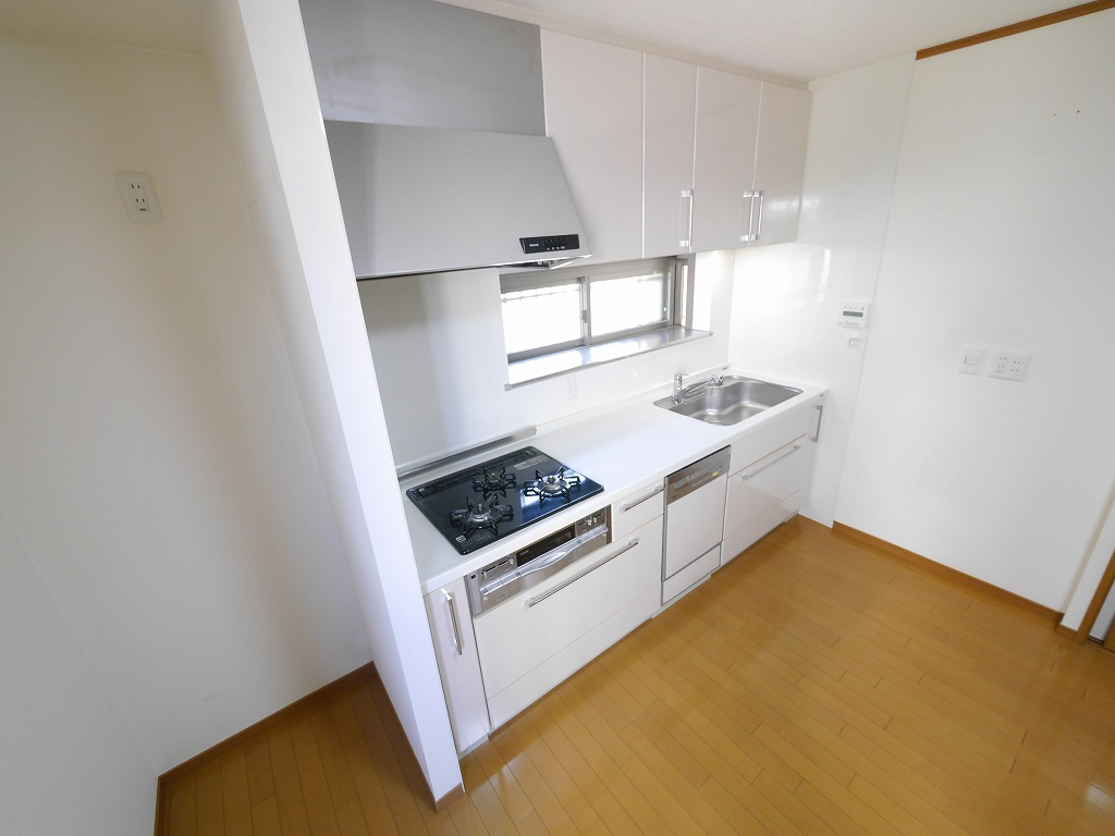鈴蘭台東町3丁目戸建のキッチン
