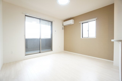 【居間・リビング】 | マルゴ参番館 | ※同物件・同タイプの写真です。