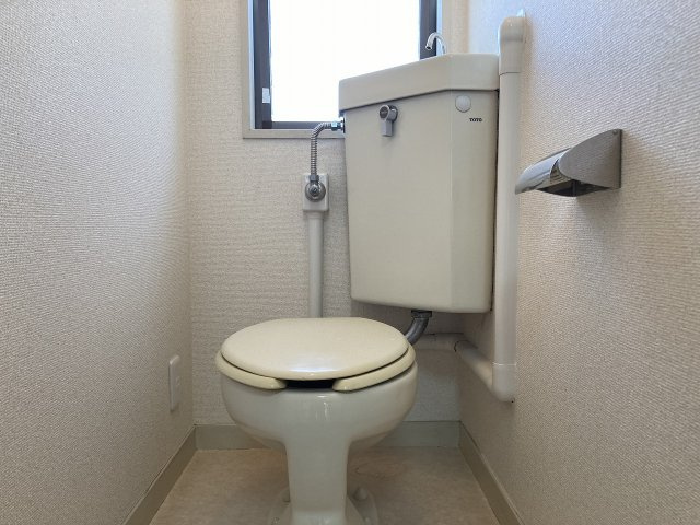 コーポラスシルバーのトイレ