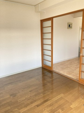 コーポラスシルバーの居間・リビング