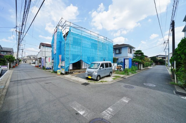 【横浜市瀬谷区宮沢2丁目37-13新築戸建て】★仲介手数料無料★（南瀬谷小学校・南瀬谷中学校）の前面道路含む現地写真