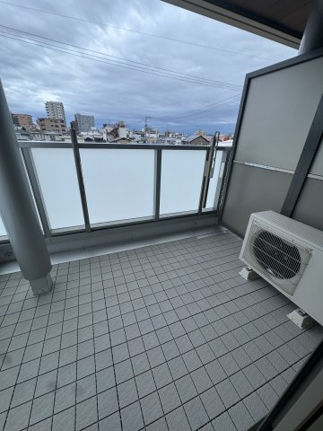 【バルコニー】シャーメゾン上中野