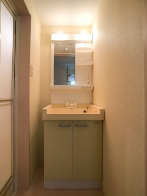 【独立洗面台】 | エクセリーヌ別府Ⅱ | 別号室の写真になります。現況優先。