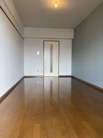 【居間・リビング】 | ウイング21高宮 | 別号室の写真になります。現況優先。