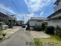 伊予市米湊のおトチ　伊予市米湊売土地の前面道路含む現地写真|前面道路含む現地写真です