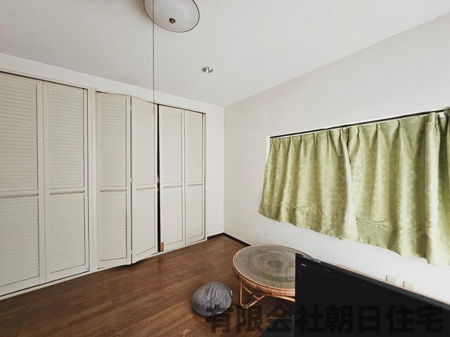 【洋室】 | 鹿島町古浦中古戸建 | 明るい洋室です