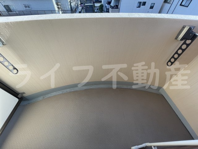 R-flatsのバルコニー|落ち着いた時間を過ごせるバルコニーです