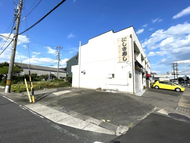 服部住宅付店舗の外観