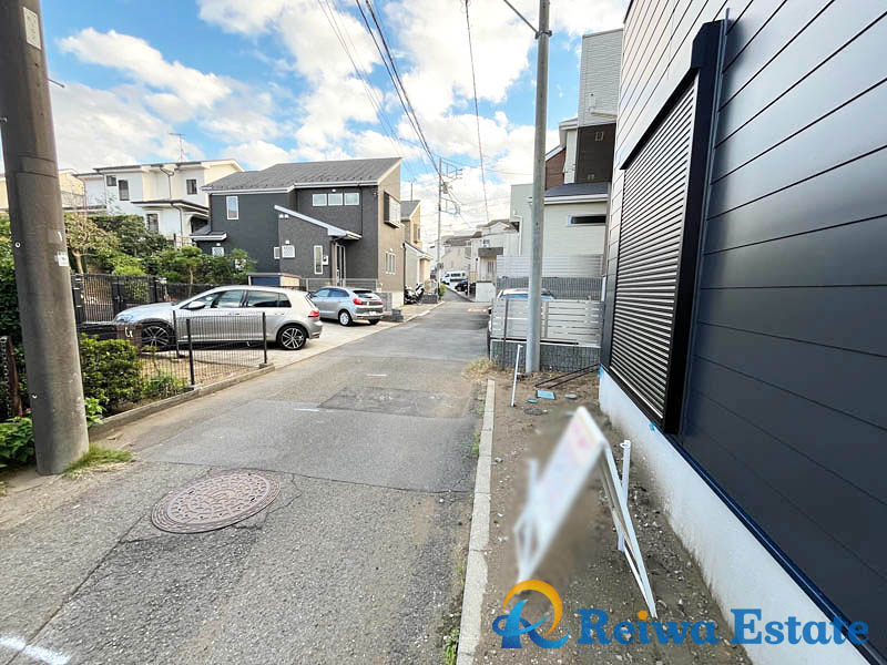 新築戸建　藤沢市羽鳥5丁目の前面道路含む現地写真