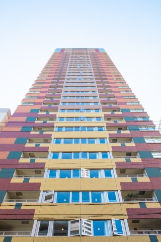 【外観】 | 【外観】ミラノビューティーを体現するかのような、鮮やかで美しいファサード！