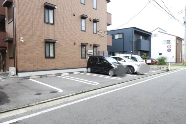 Feliz（フェリス）の駐車場
