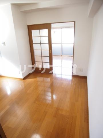 オーキッドレジデンス千葉中央の居間・リビング