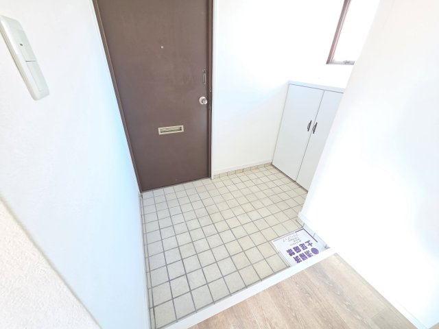 旭ハイツ川面の玄関