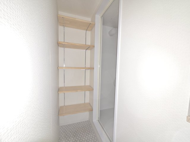 旭ハイツ川面の収納