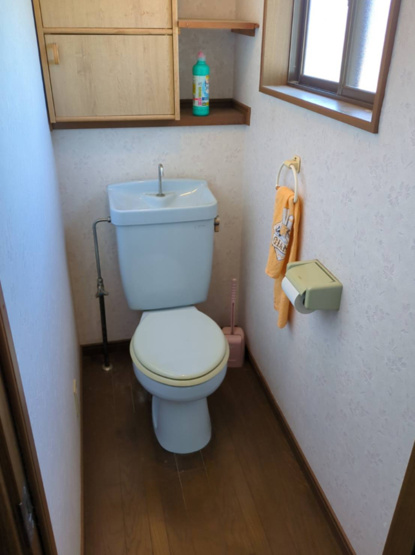 【トイレ】 | 東金市菱沼　中古戸建 | 2階