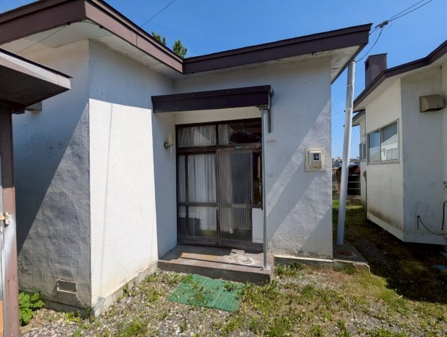 春採2丁目《借家4戸》の玄関