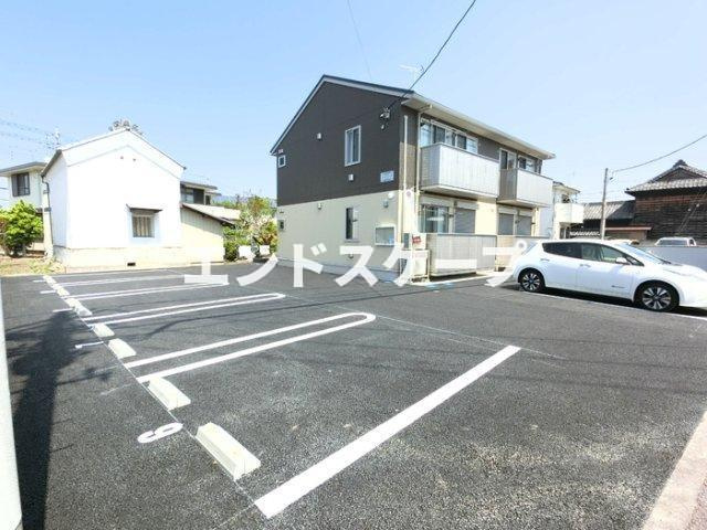 ラ ルミエールの駐車場|高崎、前橋エリアのお部屋探しはエンドスケープまで！お客様の理想お聞かせ下さい♪