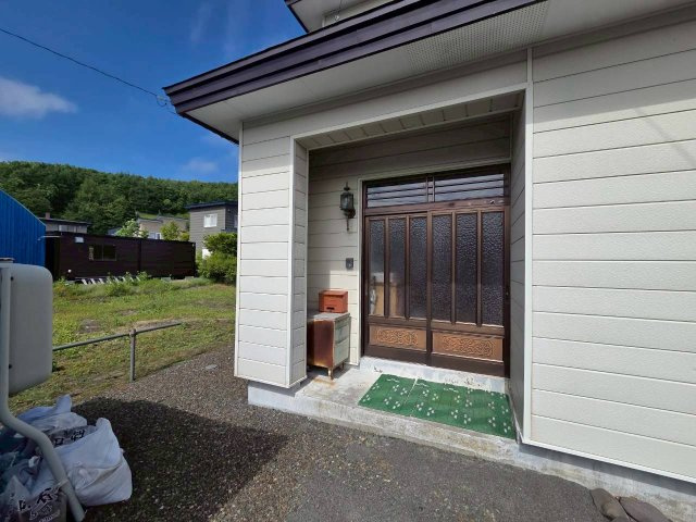 南陽台7-26　中古住宅の玄関
