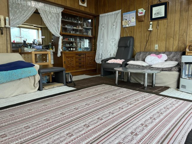 南陽台7-26　中古住宅の居間・リビング