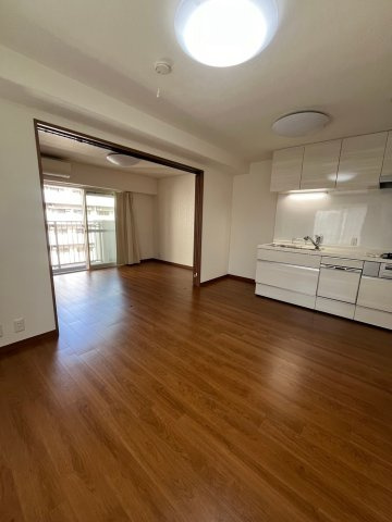 ルモン東梅田の居間・リビング