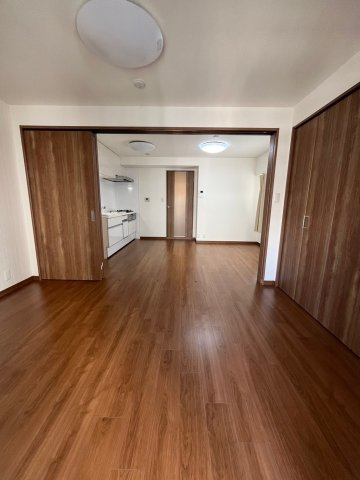 ルモン東梅田の居間・リビング