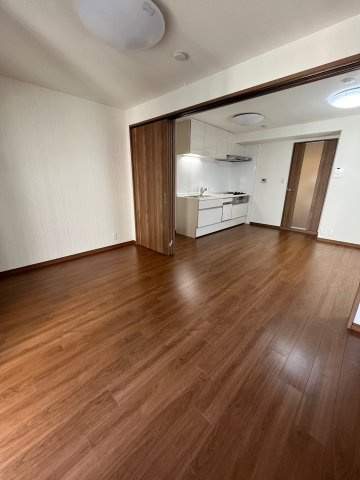 ルモン東梅田の居間・リビング