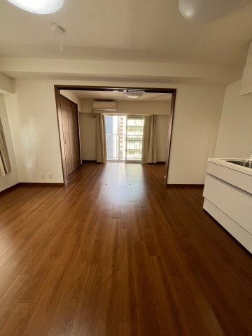 ルモン東梅田の居間・リビング