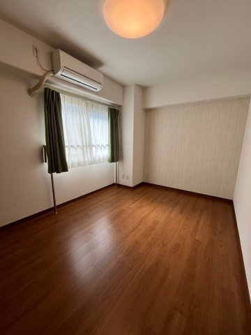 ルモン東梅田の居間・リビング