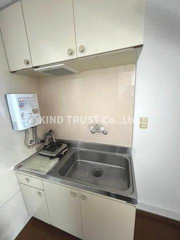 富士マンションのキッチン|コンパクトなキッチンで掃除もラクラク