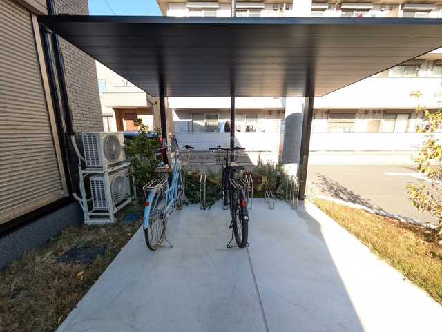屋根付き駐輪場