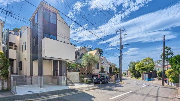 横浜市港南区港南台７丁目の新築一戸建の外観|閑静な住宅地でゆったりとお過ごし頂けます。
お気軽にお問合せ下さい！