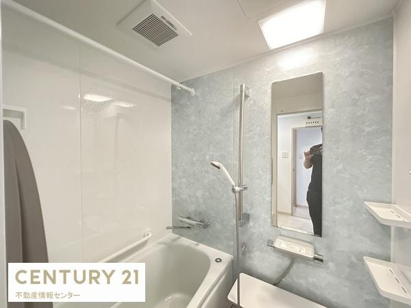 【浴室】 | ドルミ新淀川１４番館 | ●バスルームも大変綺麗です！
　洗面室も広く、使い勝手の良い造りになっております！