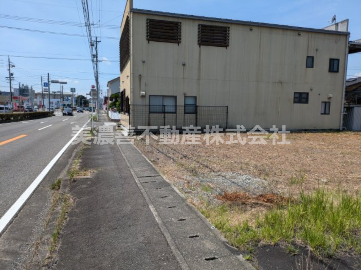 ６２３７５　岐阜市大福町土地の前面道路含む現地写真