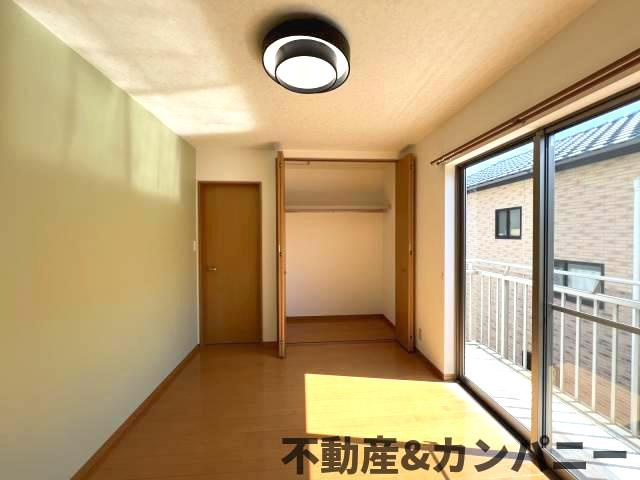 ■自己資金０円で住宅ローン可能！■家具家電または車など、おまとめローンの洋室|明るい洋室です