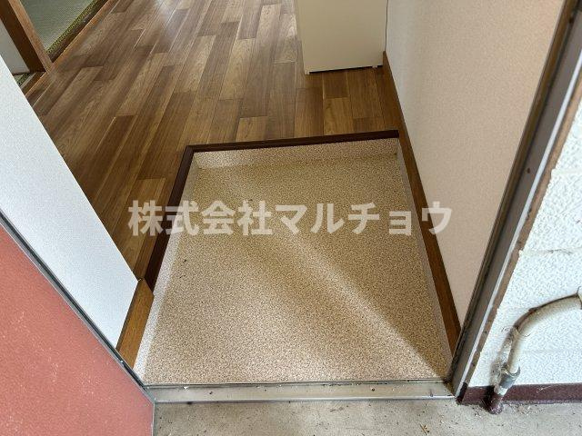 コーポゴールデンの玄関|ゆったりとした玄関です