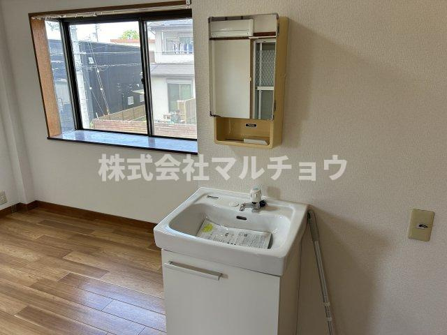 コーポゴールデンの独立洗面台|朝の身支度には欠かせない独立洗面化粧台