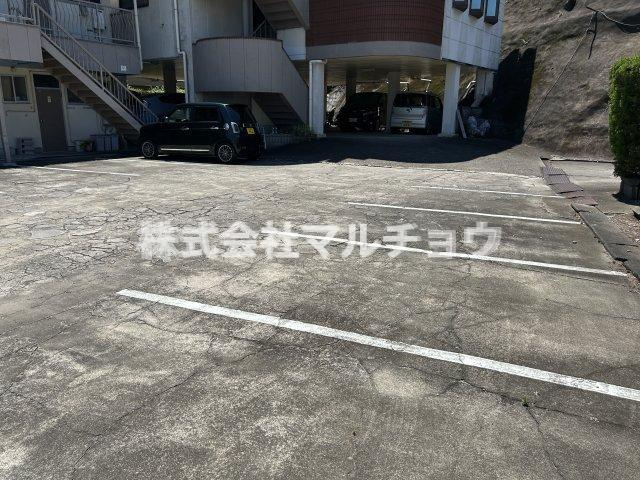 ポレール85の駐車場