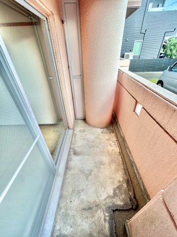 リアナ中須町アパートメントのバルコニー