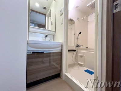 【洗面所】 | プレサンス久屋大通公園セラフィ | 明るい洗面所です