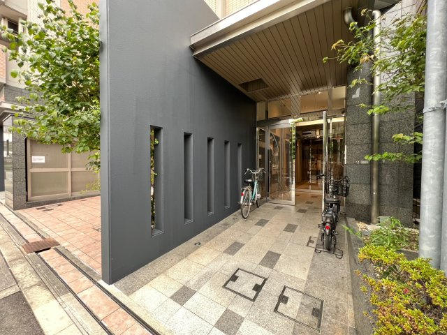 フロンティアタワーのエントランス