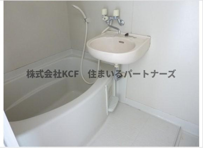 【洗面所】 | パナハイツ諏訪 | 明るい洗面所です