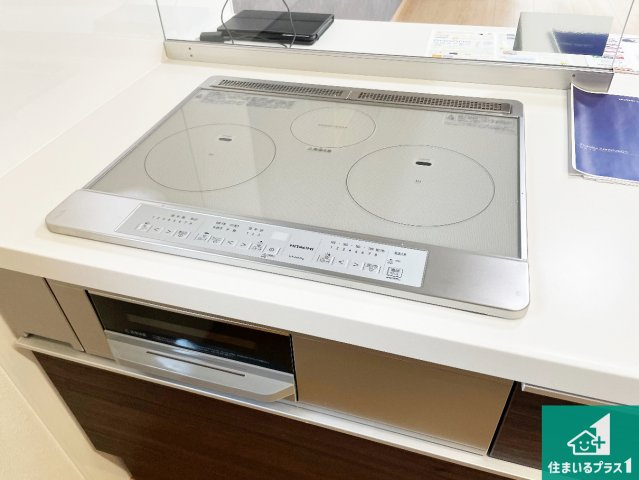 尼崎市東園田町　新築一戸建ての設備|火を使わないので、安心なＩＨコンロ！でこぼこが無い構造なので、掃除もしやすく清潔に保てます！