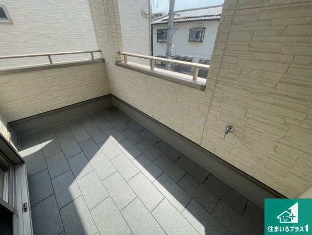 尼崎市東園田町　新築一戸建てのバルコニー|日当たりのよいバルコニー！お部屋が開放的に！