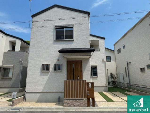 尼崎市東園田町　新築一戸建ての外観|安心の10年保証！外観を美しく保ち、雨水で汚れを落とします！気になることがありましたら、お気軽にお問い合わせください！