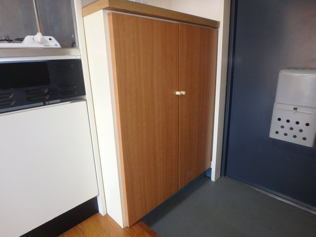 神田プチパール88　Bの玄関