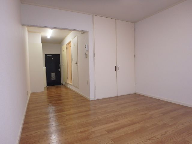 神田プチパール88　Bの洋室