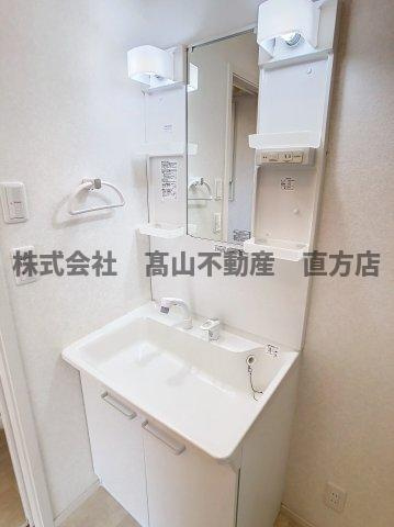 直方市日吉町のアパートの洗面所